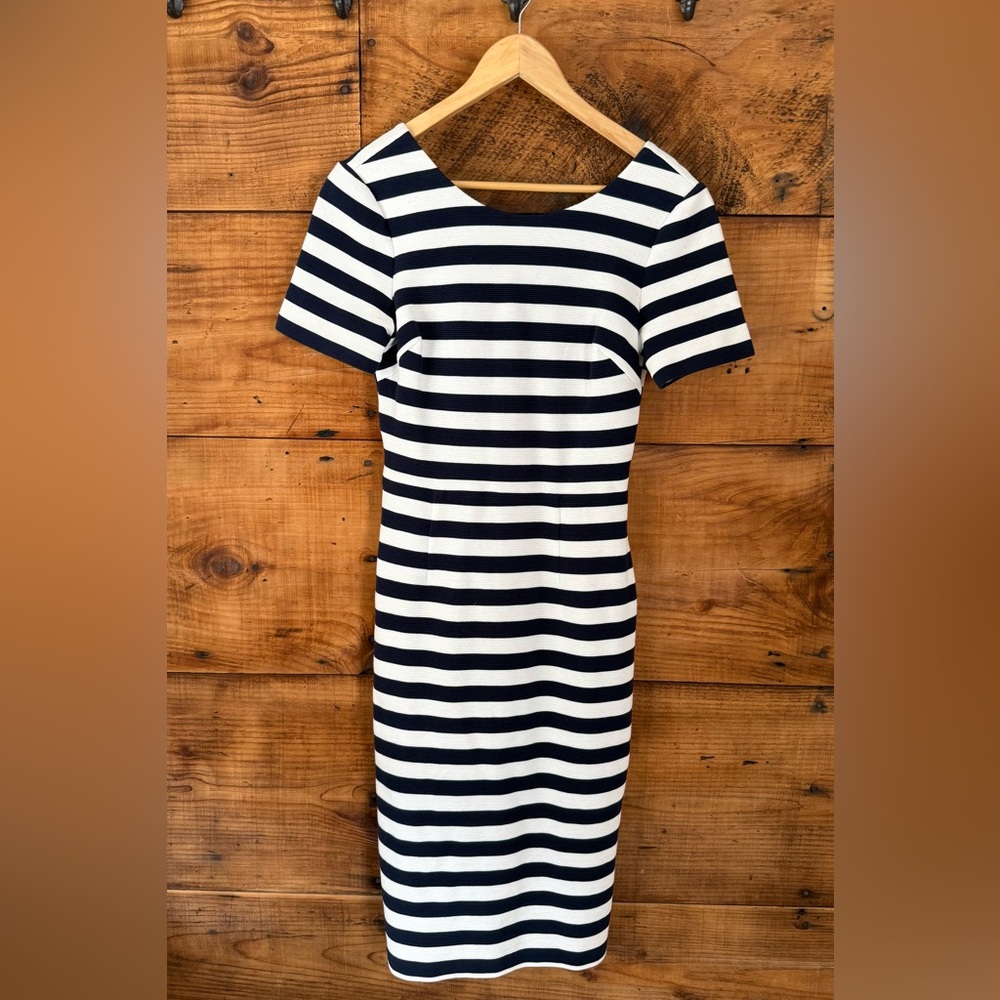 Gorgeous Boden Ribbed Navy and White Fitted Midi Dress - Size 6